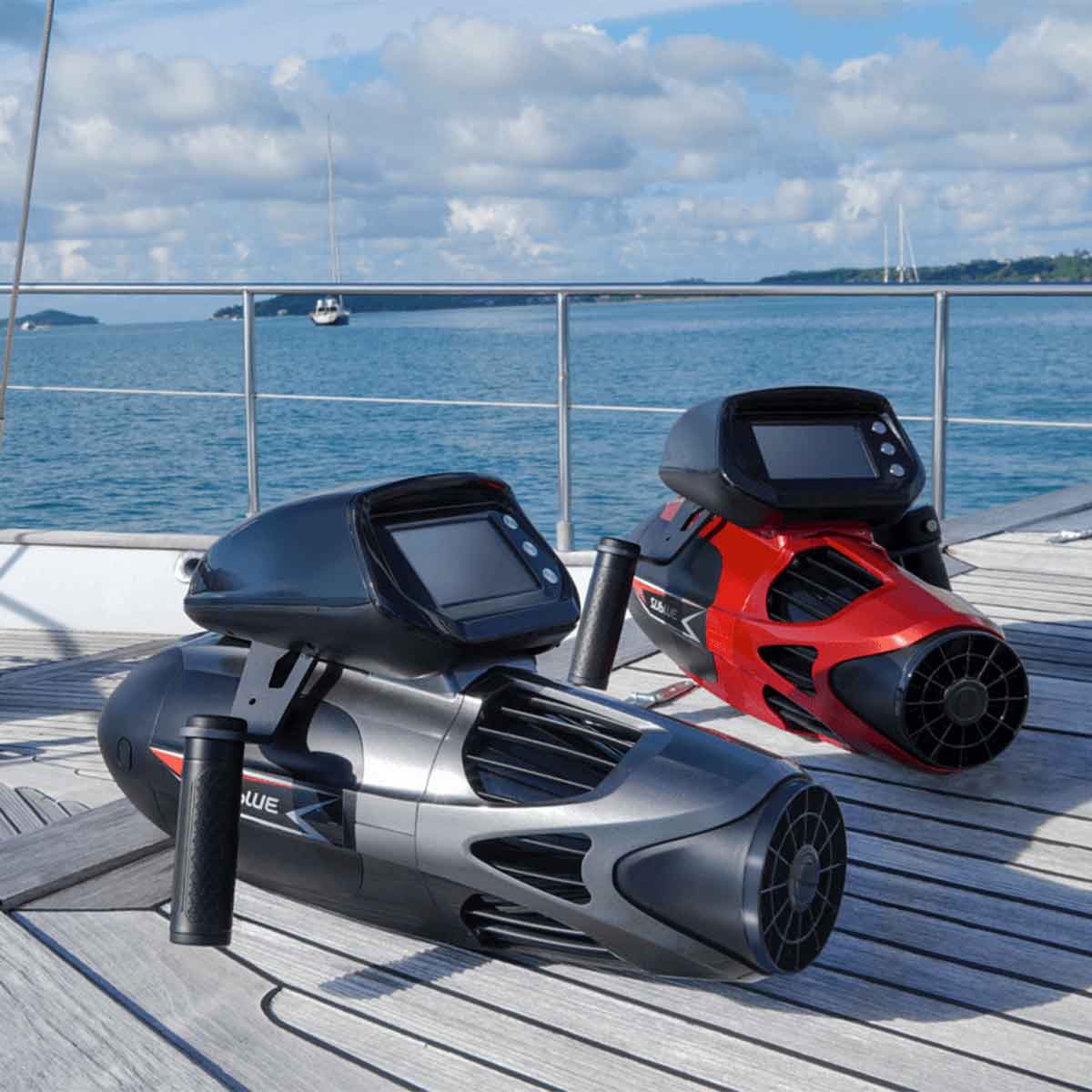 Sublue Vapor Grau und Rot auf einem Boot