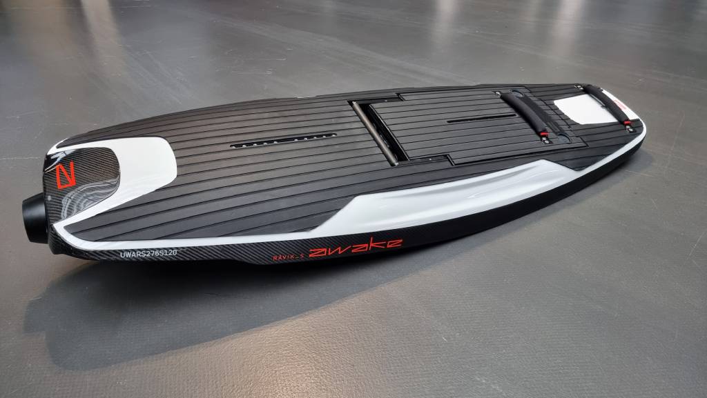 Awake-Ravik-S22-E-Surfboard-E-Jetboard-Shopfoto-01