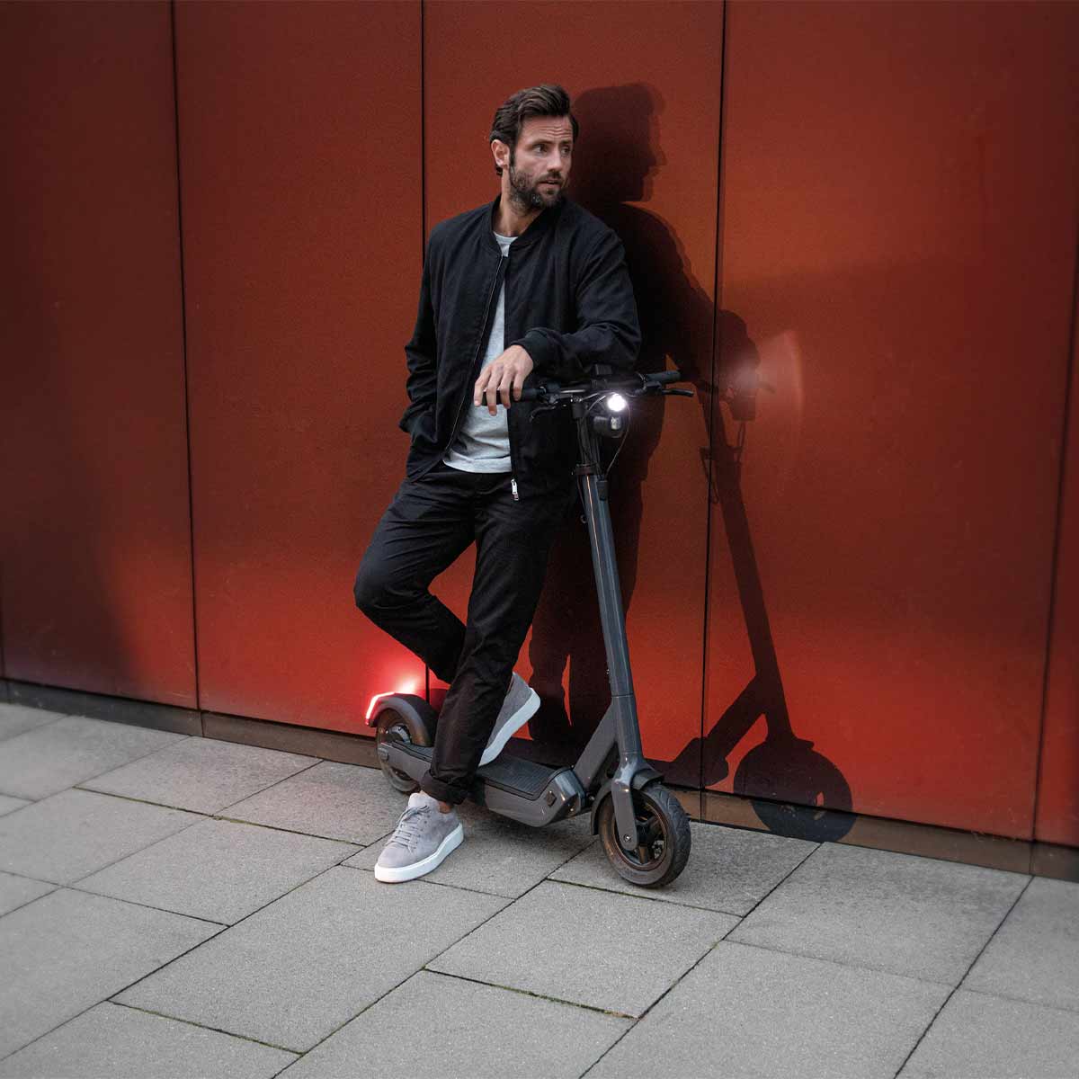 Egret Pro E-Scooter mit Fahrer
