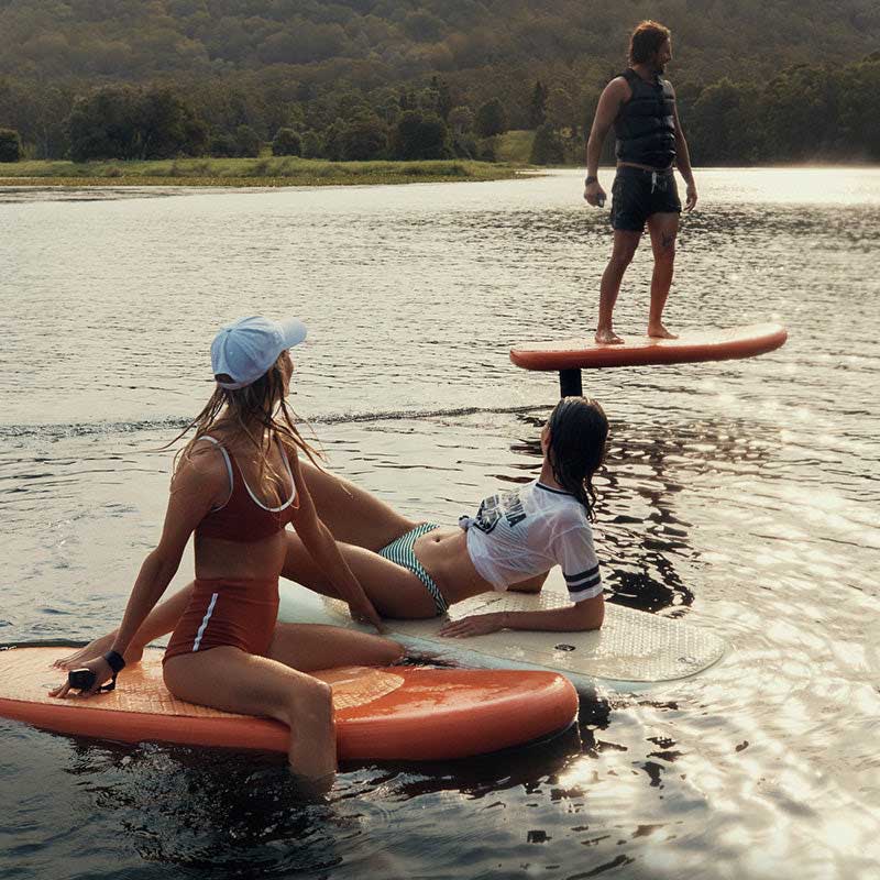 E-Surfboards mit Gruppe