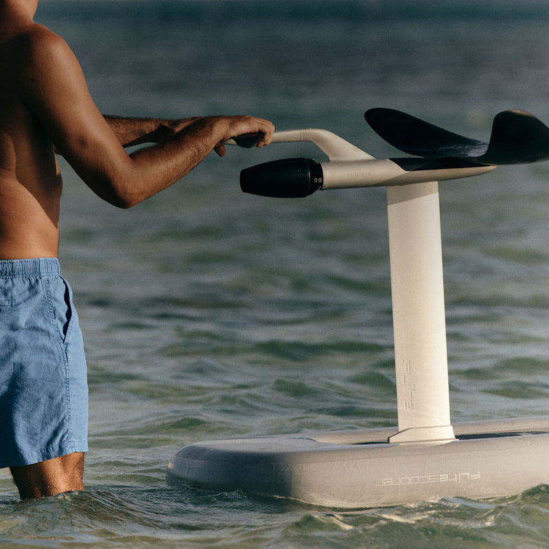 Flitescooter Board auf Wasser