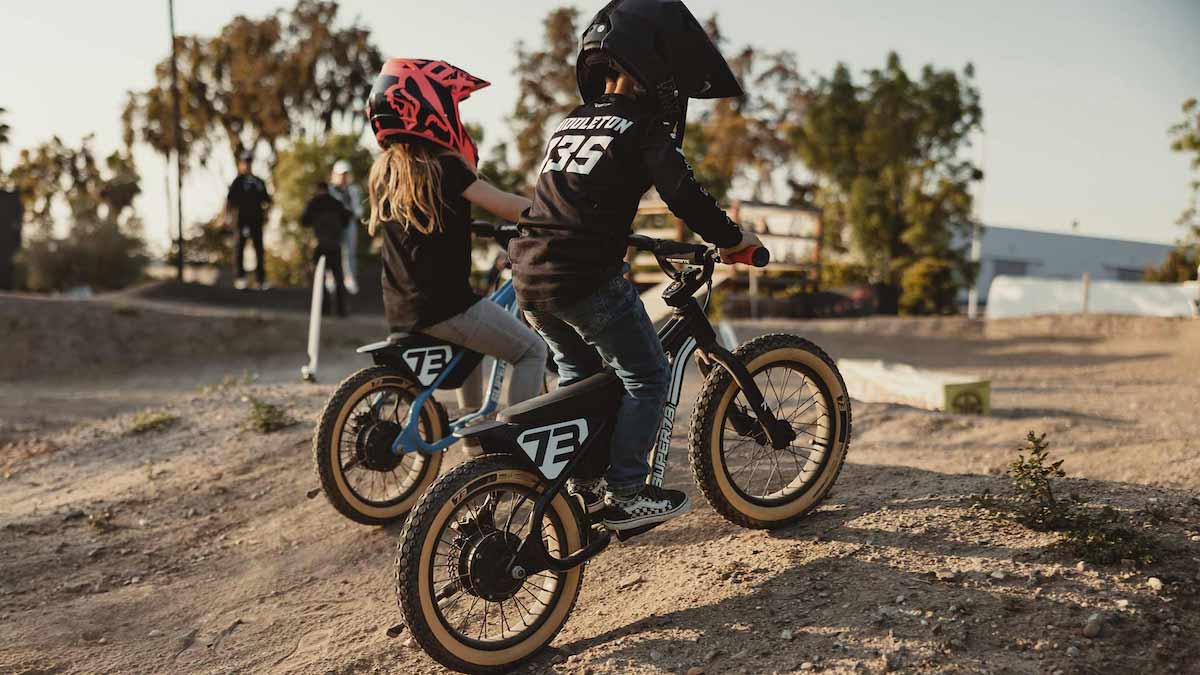 „“Super73
