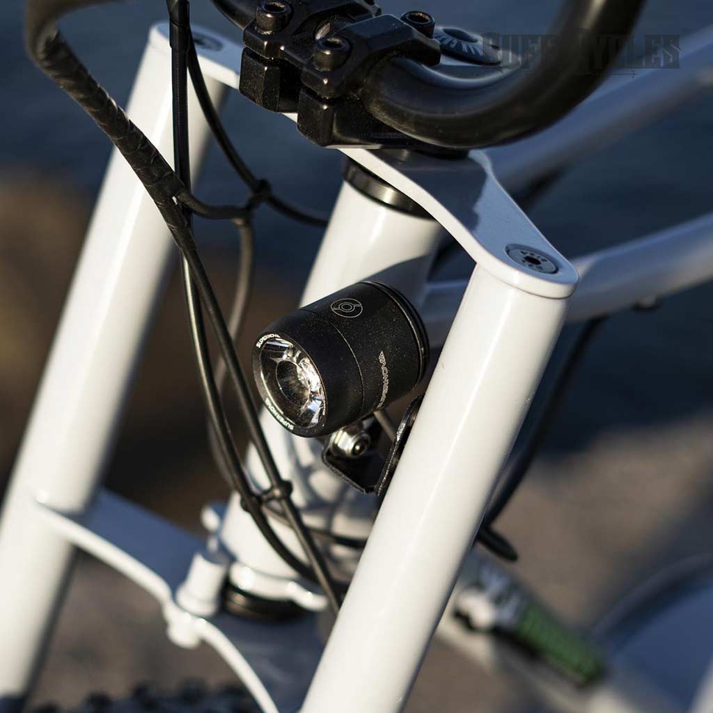 Ruff-Cycles-Lil_Buddy-Retro-Cruiser-E-Bike-Pedelec-Vorderlicht