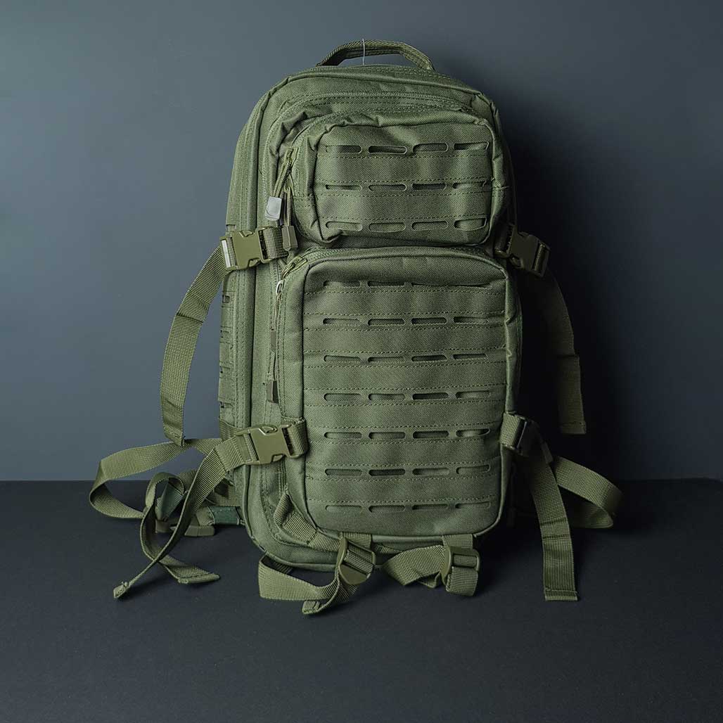 Biker-Rucksack-Lasercut-Medium-Olive-01