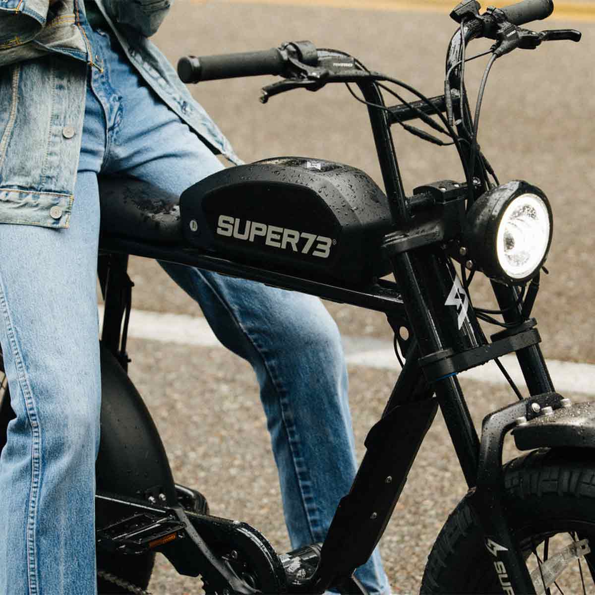 Super73 S2 E-Bike mit Fahrer