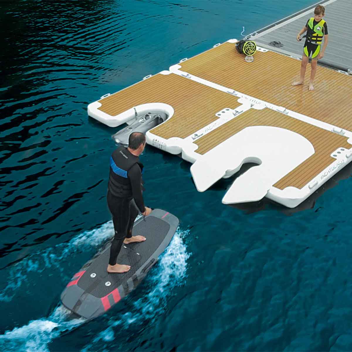 Yachtbeach Foil Dock Single beim andocken