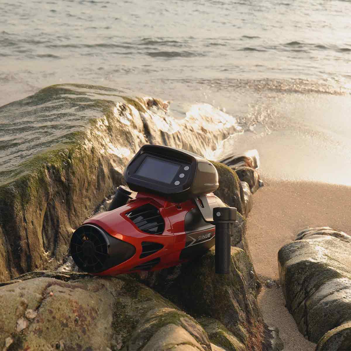 Sublue Vapor auf einem Felsen am Meer