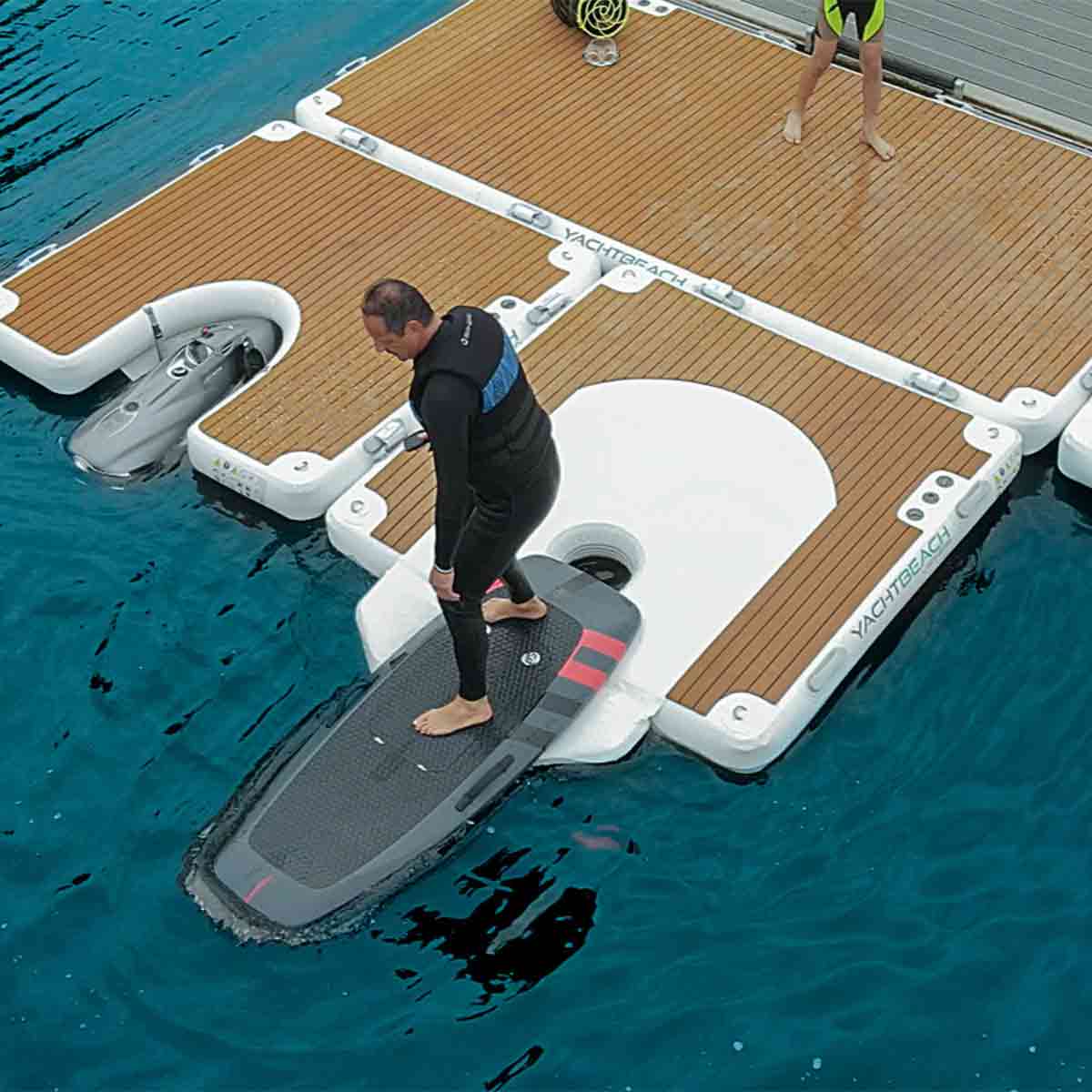 Yachtbeach Foil Dock Single mit Audi Aerofoils E-Tron