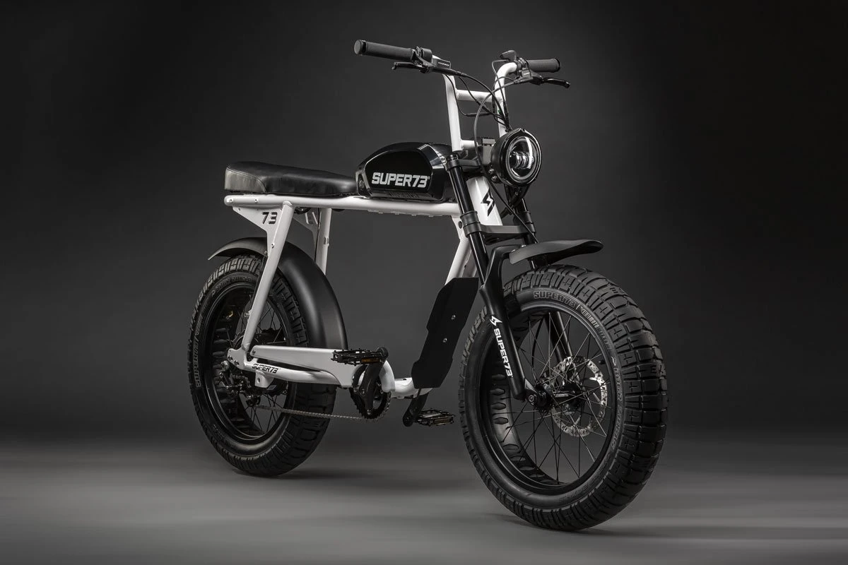 Super73_S2_E-Bike-Weißß mit schwarzem Sattel