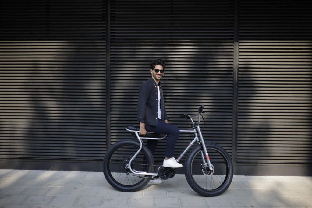 kMann auf Biggie-Ruff-Cycles-e-Bie-Pedelec 1